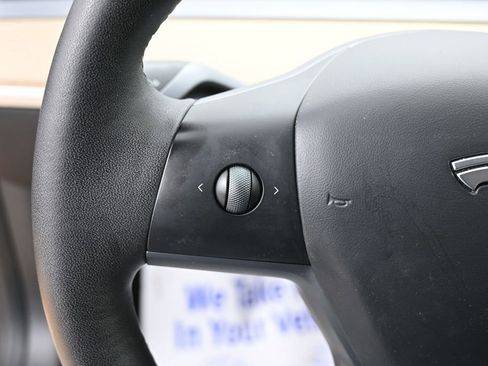 Used 2023 Tesla Model 3 Standard Range RWD image 18