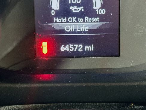 Used 2022 Jeep Wrangler Sport image 28