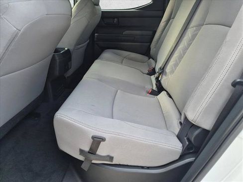 Certified 2024 Toyota Tacoma SR5 AWD/4WD image 15