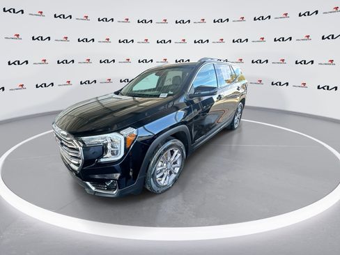 Used 2024 GMC Terrain SLT image 4