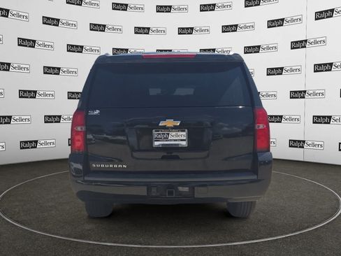 Used 2019 Chevrolet Suburban LT RWD image 5