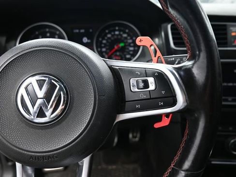 Used 2017 Volkswagen GTI SE image 19