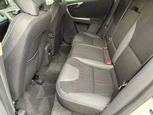 Used 2010 Volvo XC60 3.2 image 18