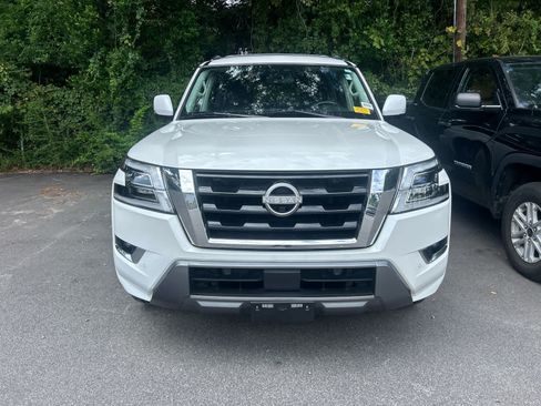 Used 2023 Nissan Armada SL w/ Captain's Chairs Package AWD/4WD image 2