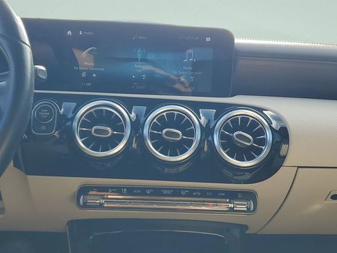 Used 2021 Mercedes-Benz CLA 250 CLA 250 image 30