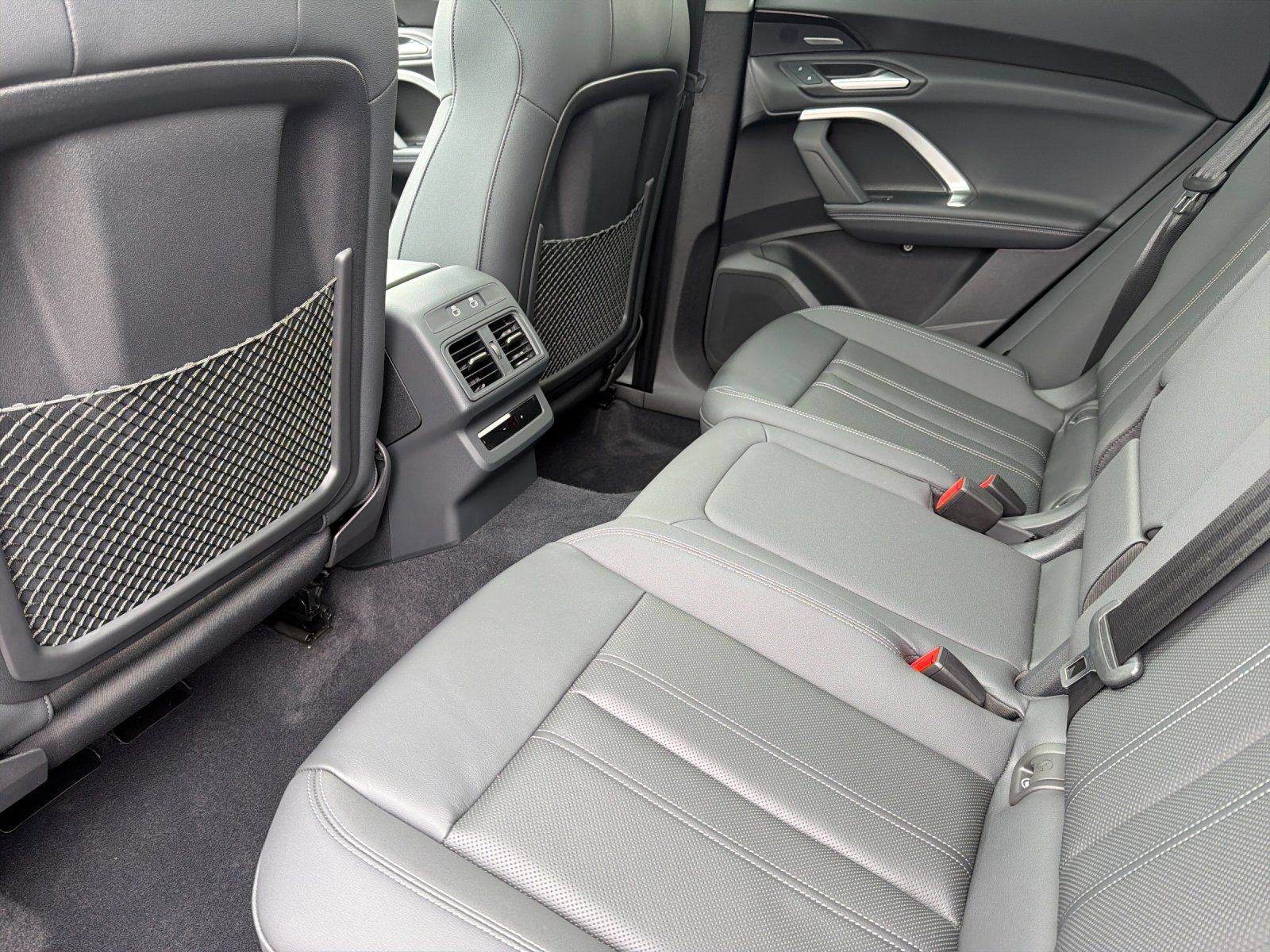 Used 2025 Audi Q5 Premium Plus w/ Premium Plus AWD/4WD image 11