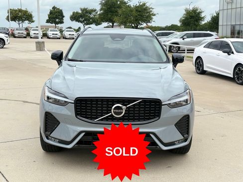 Certified 2025 Volvo XC60 B5 Core AWD/4WD image 4