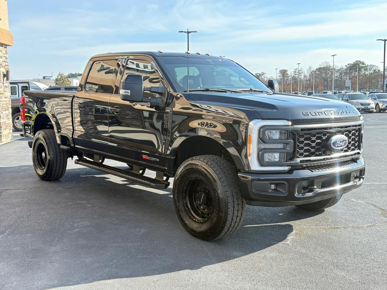 Used 2023 Ford F250 Lariat w/ Tremor Off-Road Package AWD/4WD image 6