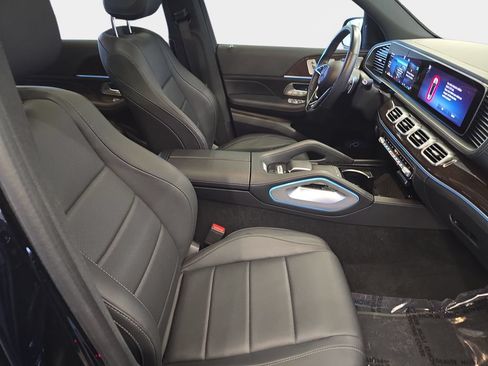 Used 2024 Mercedes-Benz GLS 450 4MATIC image 12