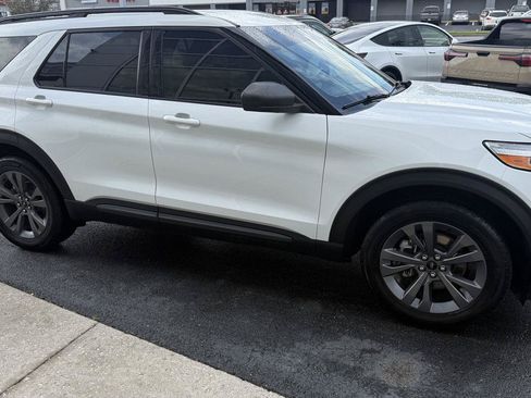 Used 2021 Ford Explorer XLT w/ Equipment Group 202A AWD/4WD image 7