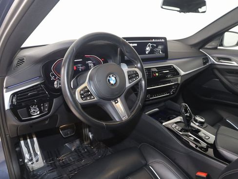 Used 2023 BMW M550i xDrive w/ Executive Package image 33