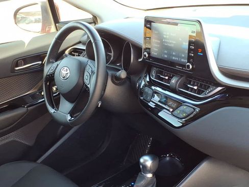 Used 2022 Toyota C-HR Limited FWD image 17