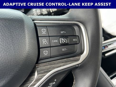 Used 2022 Jeep Wagoneer Series III w/ Premium Group I image 17