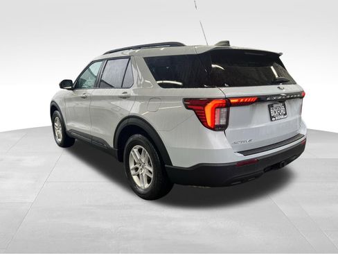 Used 2026 Ford Explorer Active image 8