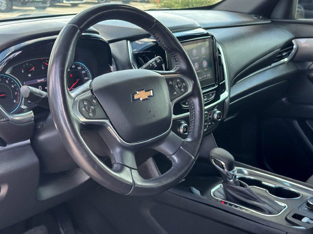 Used 2022 Chevrolet Traverse LT FWD image 12