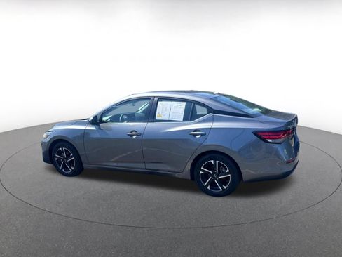 Used 2025 Nissan Sentra SV FWD image 16