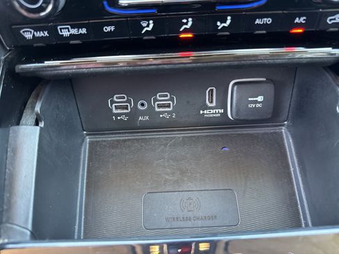 Used 2023 Jeep Grand Cherokee Limited w/ Luxury Tech Group II AWD/4WD image 20
