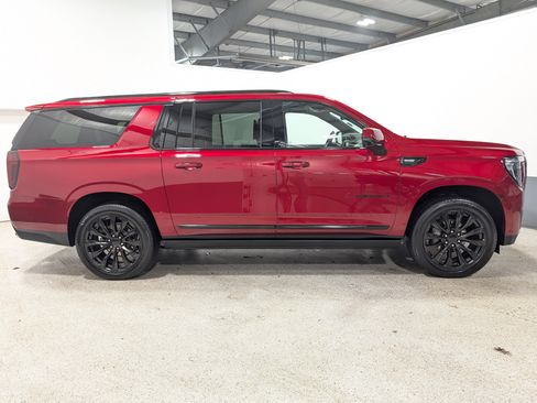 Used 2023 GMC Yukon XL Denali w/ Denali Reserve Package image 2