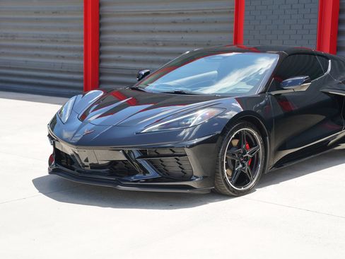 Used 2024 Chevrolet Corvette Stingray Coupe w/ 1LT RWD image 2