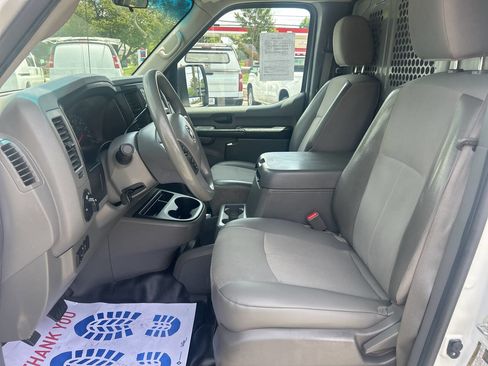 Used 2020 Nissan NV 2500 SV w/ Back Door Glass Package image 10
