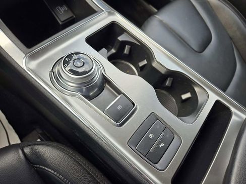 Used 2022 Ford Edge Titanium image 30