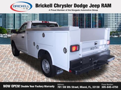 Used 2021 RAM 2500 Tradesman w/ Chrome Appearance Group RWD image 3