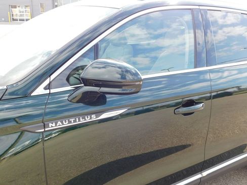 Used 2021 Lincoln Nautilus Reserve w/ Equipment Group 201A AWD/4WD image 11