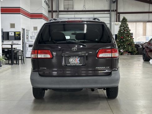 Used 2002 Toyota Sienna CE image 3