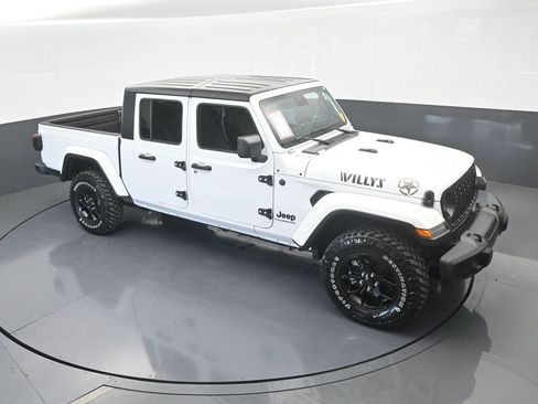 Used 2024 Jeep Gladiator Sport image 57