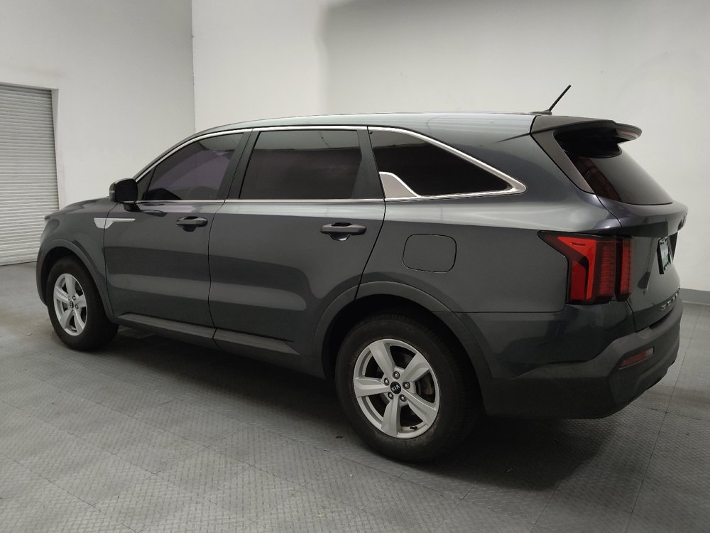 Used 2021 Kia Sorento LX FWD image 3