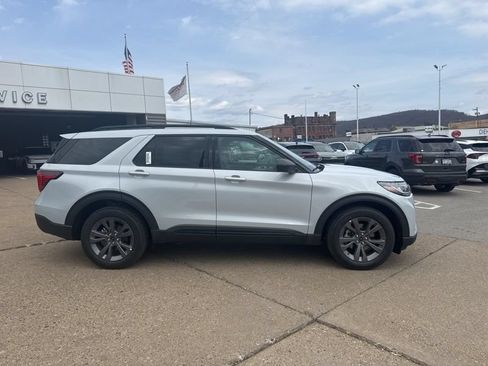 New 2026 Ford Explorer Active w/ Active Comfort Package AWD/4WD image 8