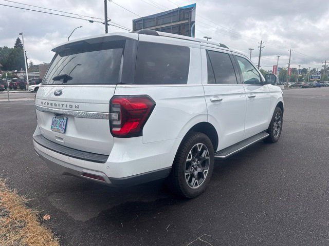 Used 2023 Ford Expedition Limited AWD/4WD image 3