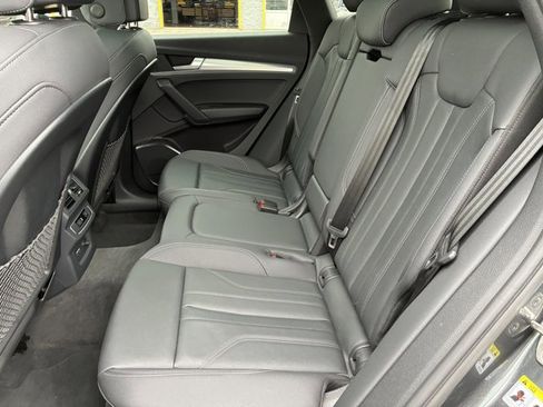 Used 2025 Audi Q5 2.0T Premium w/ Convenience Plus Package AWD/4WD image 13