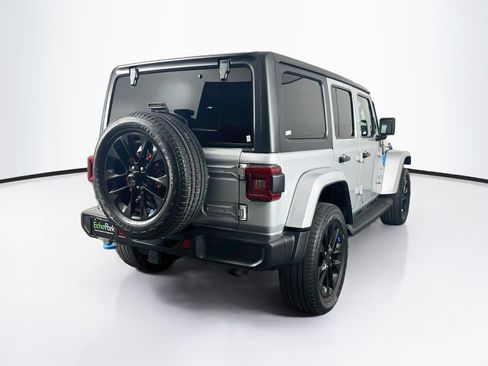 Used 2023 Jeep Wrangler Unlimited Sahara w/ Cold Weather Group AWD/4WD image 9