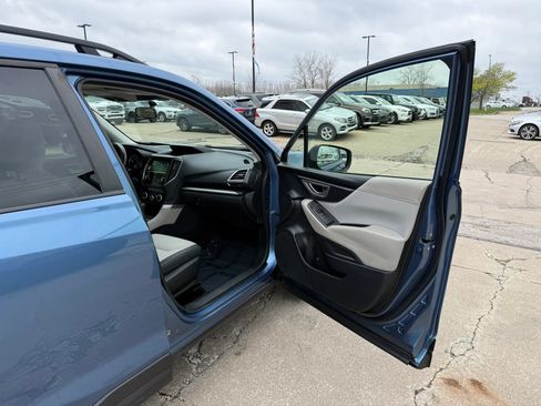 Used 2022 Subaru Forester Premium AWD/4WD image 25