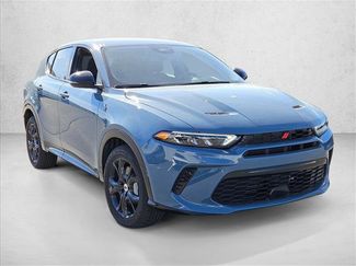 Used 2024 Dodge Hornet R/T w/ R/T Blacktop Package video 3