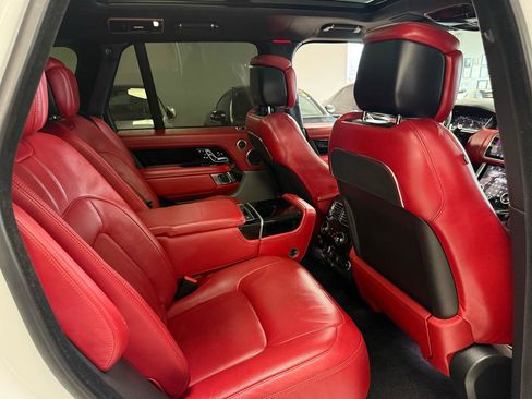 Used 2018 Land Rover Range Rover Autobiography image 24