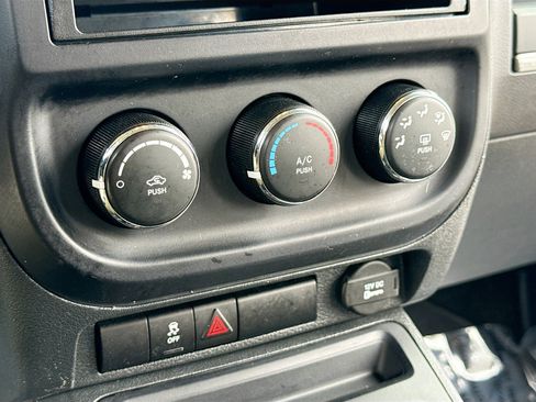 Used 2016 Jeep Patriot Sport w/ Power Value Group image 11