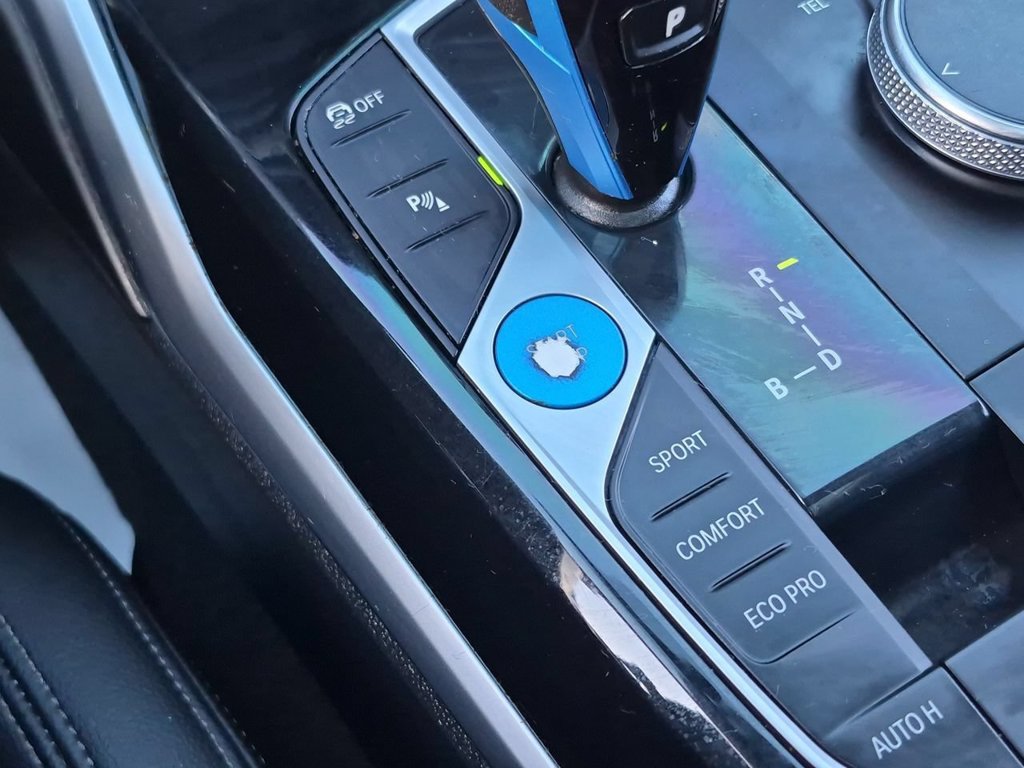 Used 2022 BMW i4 eDrive40 RWD image 17