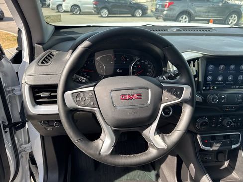 Used 2024 GMC Terrain SLT w/ Elevation Edition image 12