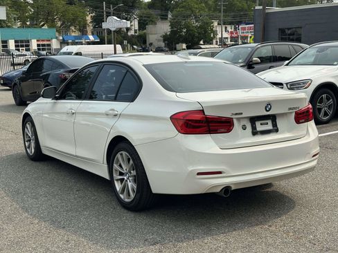 Used 2018 BMW 320i xDrive Sedan w/ Convenience Package AWD/4WD image 5