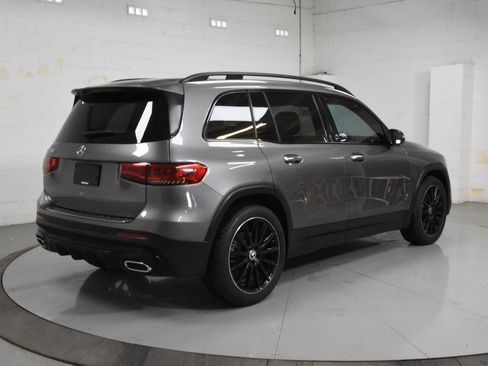Used 2023 Mercedes-Benz GLB 250 image 2