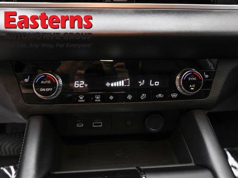 Used 2024 Mitsubishi Outlander SE AWD/4WD image 19