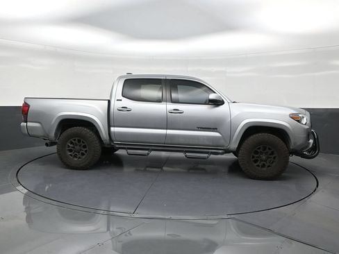 Used 2022 Toyota Tacoma SR5 w/ Technology Package RWD image 6