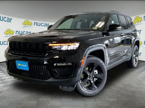 New 2025 Jeep Grand Cherokee Limited w/ Black Appearance Package image 4