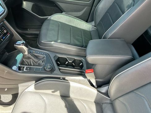 Used 2022 Volkswagen Tiguan SEL R-Line AWD/4WD image 28