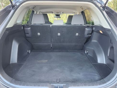 Used 2021 Toyota RAV4 XLE image 10