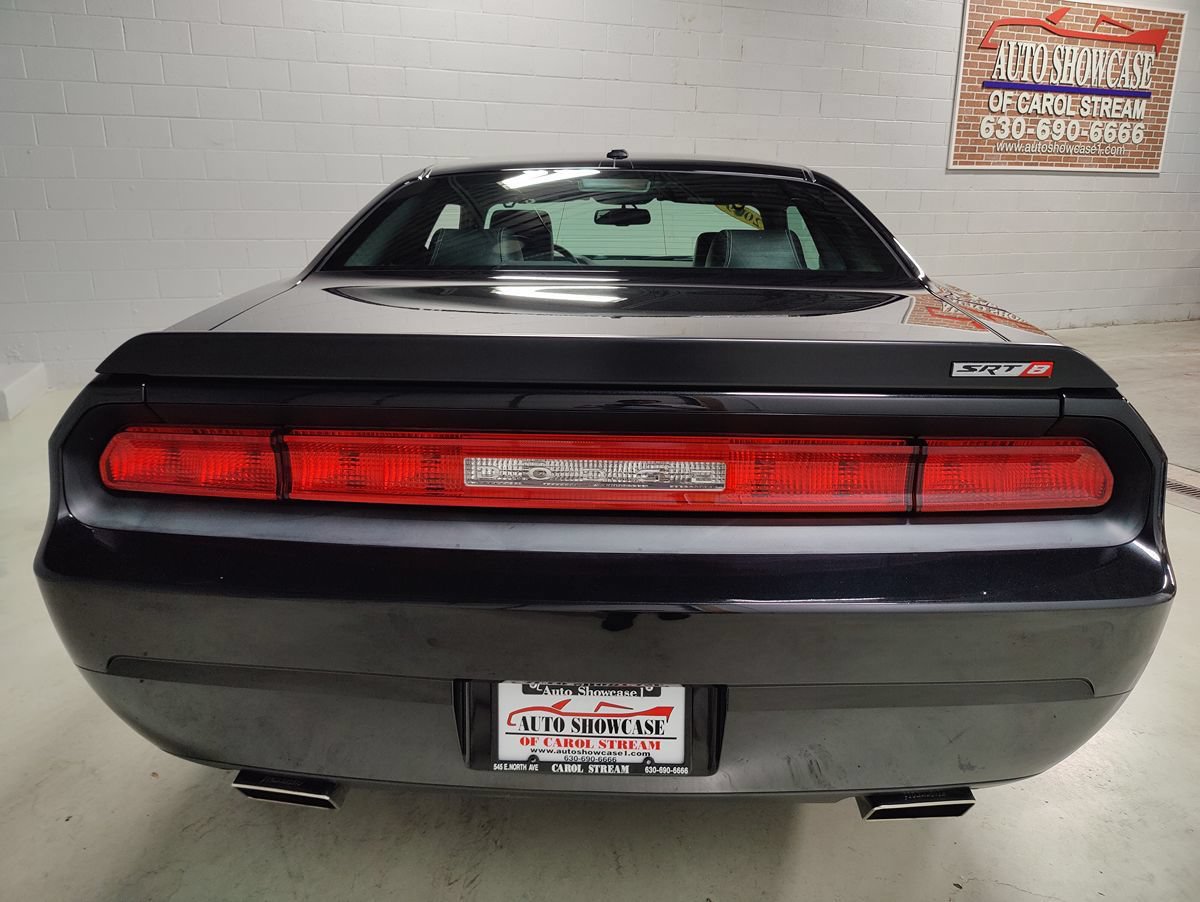 Used 2009 Dodge Challenger SRT8 w/ SRT Option Group II RWD image 9