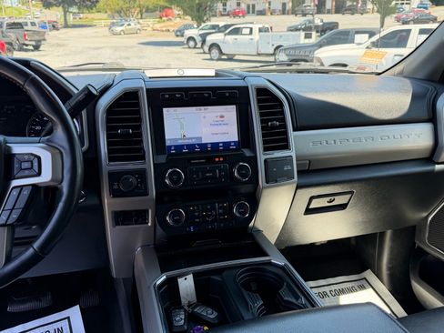 Used 2020 Ford F250 Lariat w/ Lariat Ultimate Package AWD/4WD image 19