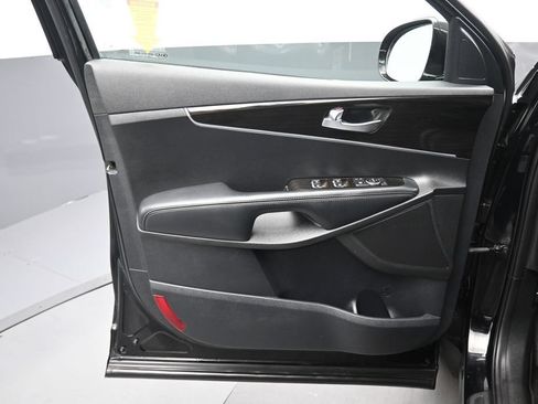 Used 2019 Kia Sorento S AWD/4WD image 9